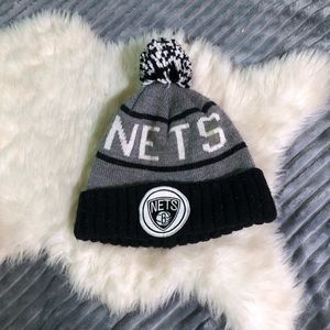 Mens/Womens Brooklyn Nets winter hat.